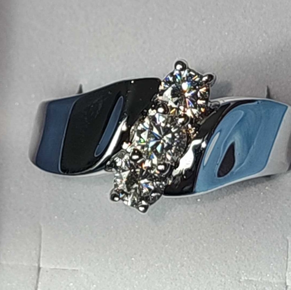 Moissanite 3 stone ring, sterling silver,  size 9 - Picture 1 of 9